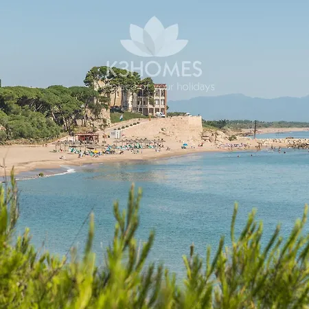 Apartment With Views In Costa Brava L'Escala